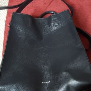 Matt & Nat shoulder and handbag larg